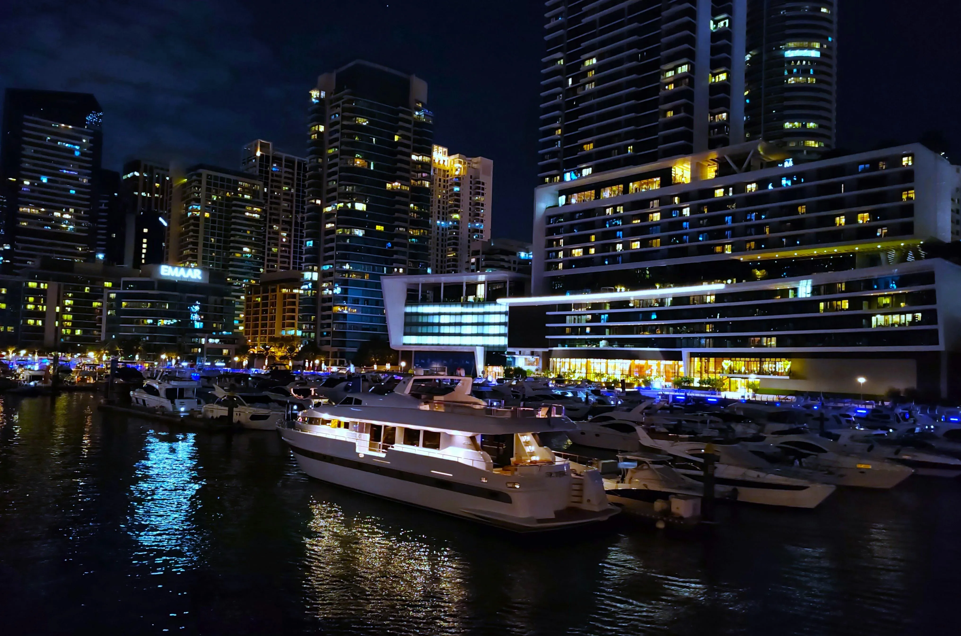 Dubai Marina stunning waterfront view